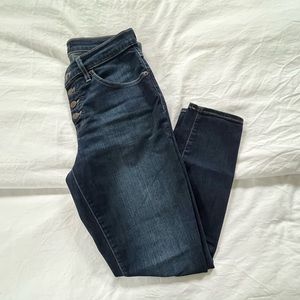 Lucky Brand mid rise skinny Ava jeans. Size 28/6.